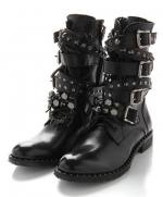 Botas biker con cadenas tachas y hebillas de Pinko.jpg
